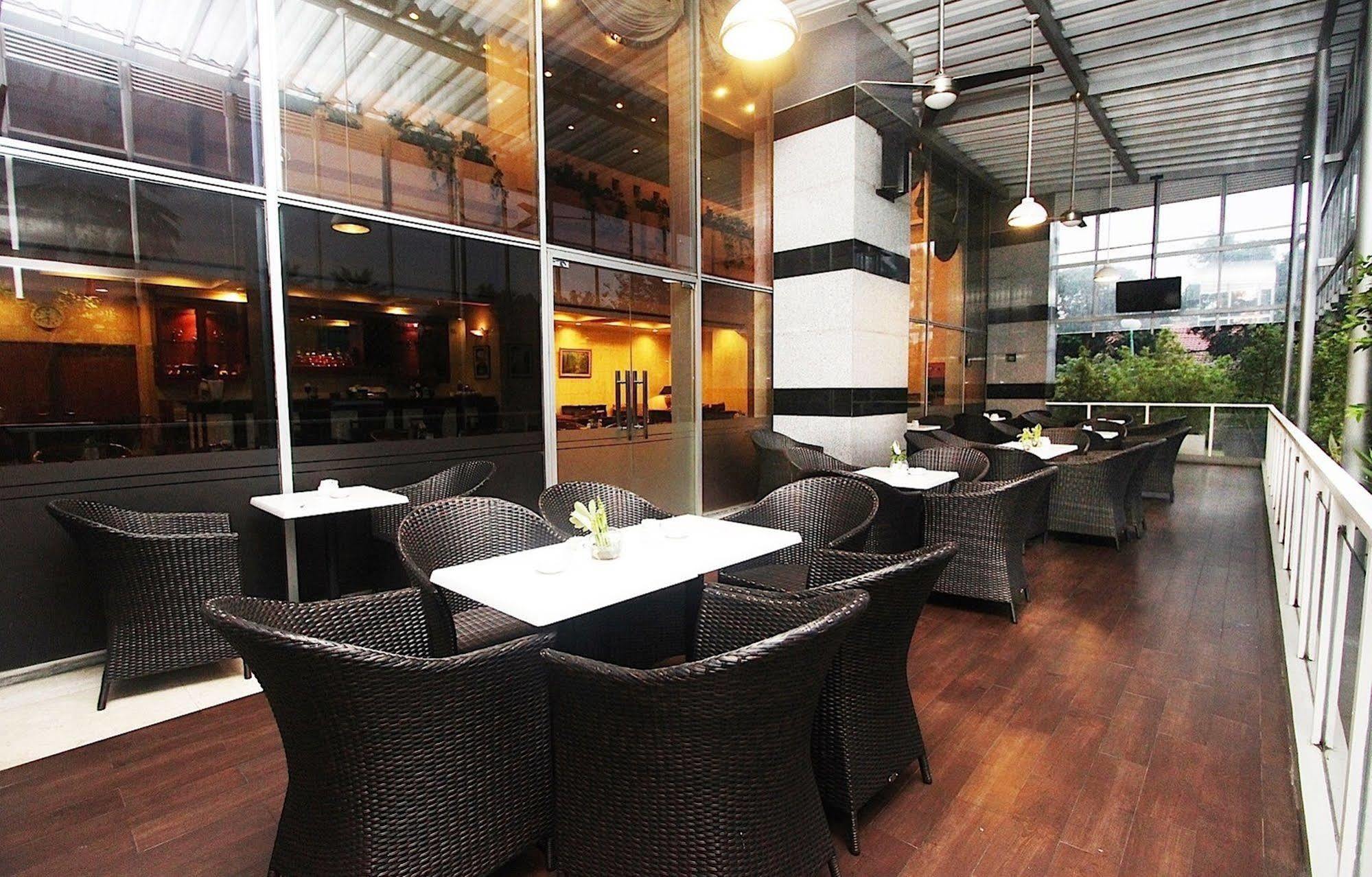Hotel Bidakara ג'קרטה מראה חיצוני תמונה